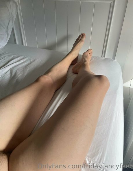 小さいペニスのオンリーファンズ アート裸 写真