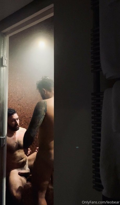 アジアンシャワー オンリーファンズ アート裸 画像