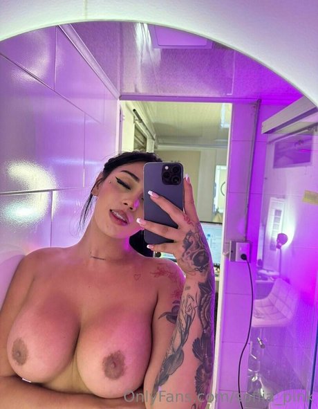 sofiia pink 素敵なモデル 写真