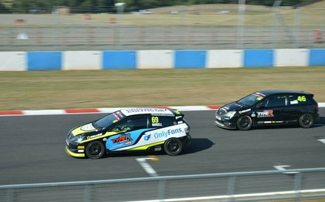 美しいフェラチオオンリーファンズ セクシーヌード 写真