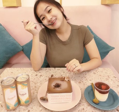 MonicaJeyincaNatasya エロティックモデル 写真