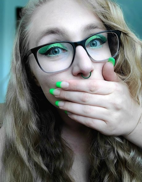 フェラチオ ディープスロート オンリーファンズ セクシー 画像