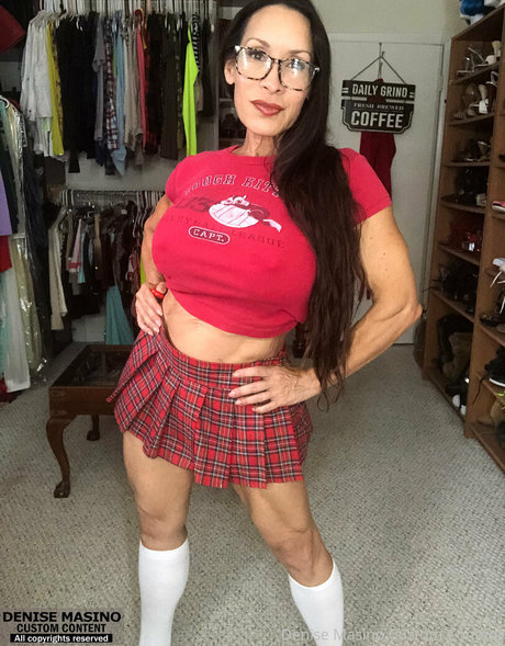 美しいティーンオンリーファン ポルノ 画像