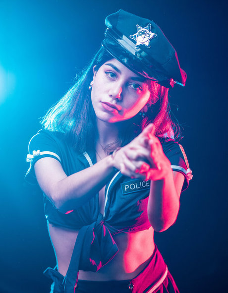 marinagoldxx アート女優 写真