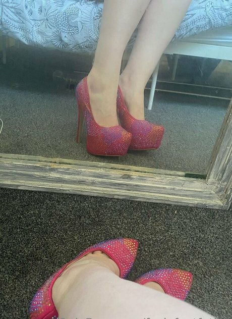 foxiefeetfetish 無料モデル 写真
