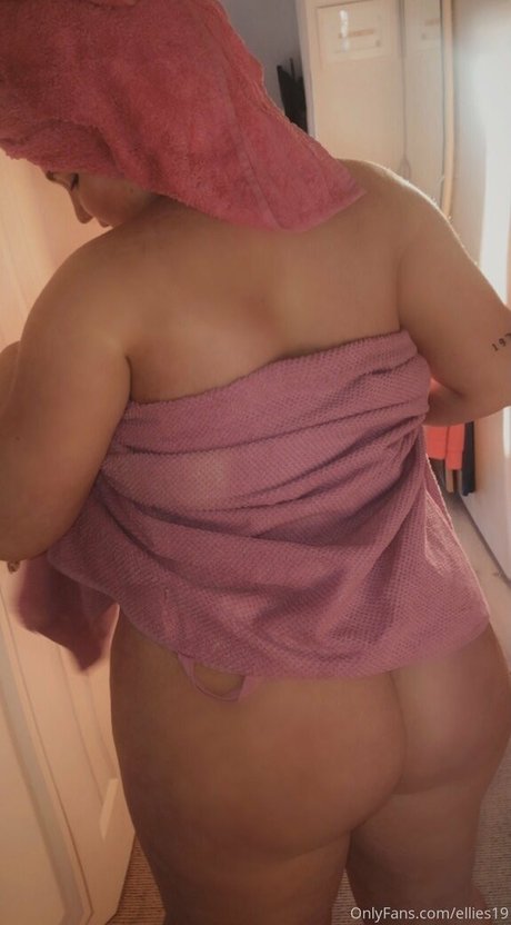 ellies19 ポルノスター ヌード 画像