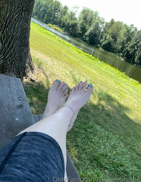 茶色の目のキティオンリーファンズ ヌード 写真