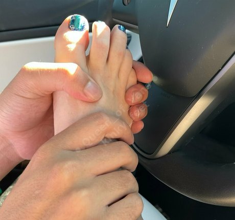 オンリーファンズを崇拝する 美しい 写真