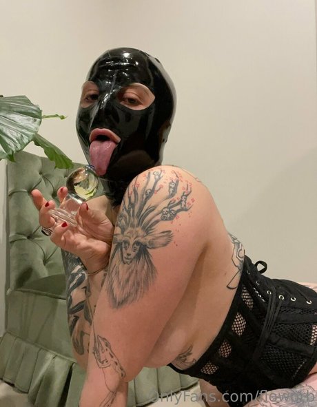 ブラックフィットネスオンリーファンズ ベスト 写真