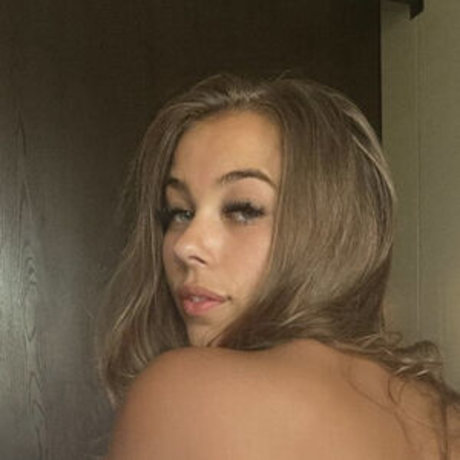 フィットネス熟女オンリーファンズ 無料セックス 写真