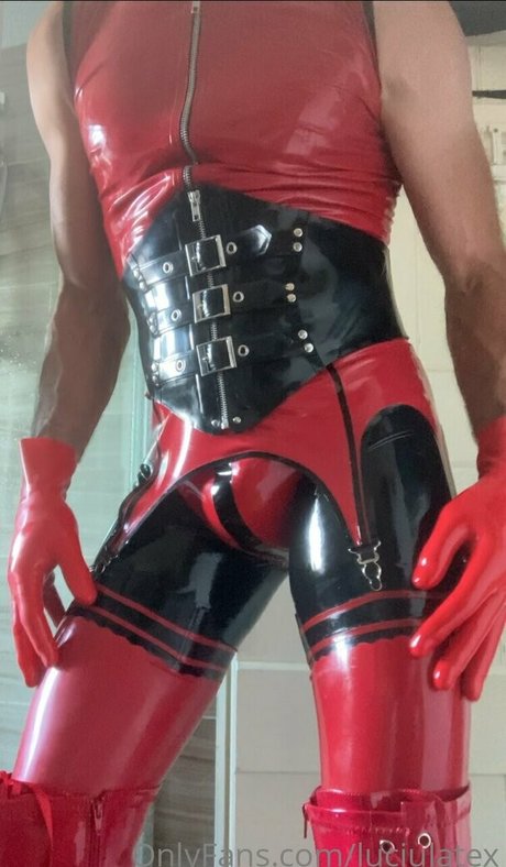 luciulatex 裸のスター 写真