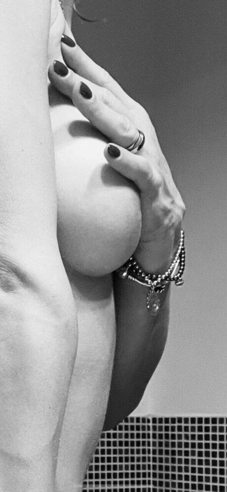 Sophie Only ホットモデル 画像