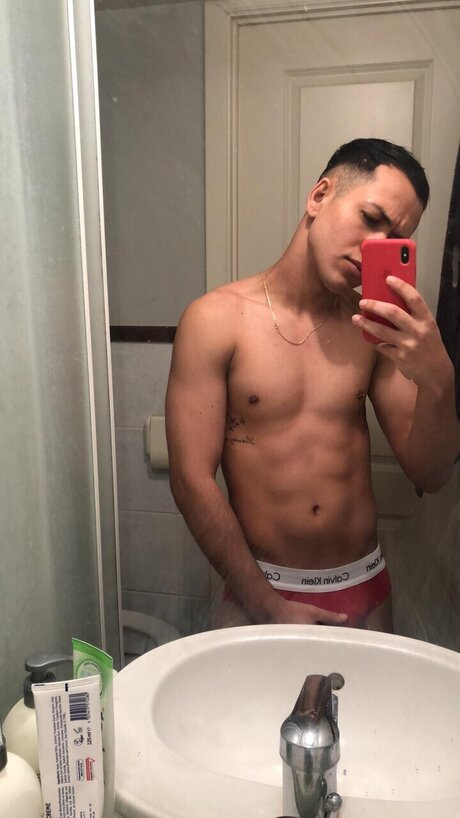 Enrico Sanchez 最高のスター 写真