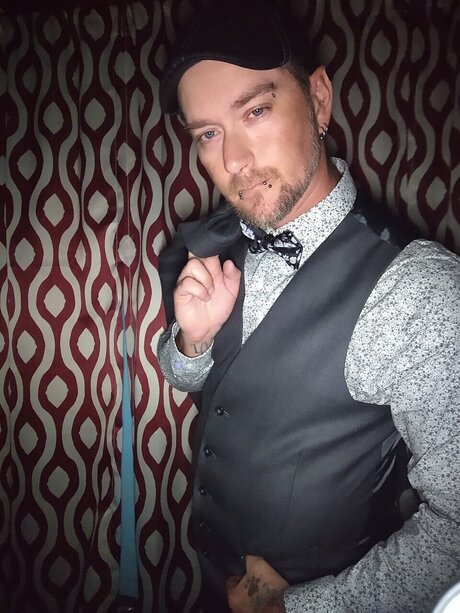 男性の裸オンリーファンズ ホットポルノ 写真