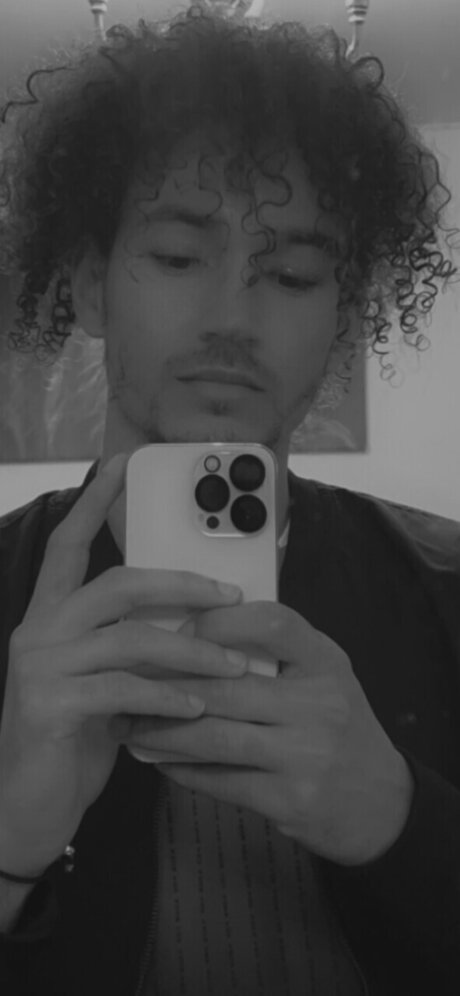 大きなお尻のオンリーファンズ 裸 写真