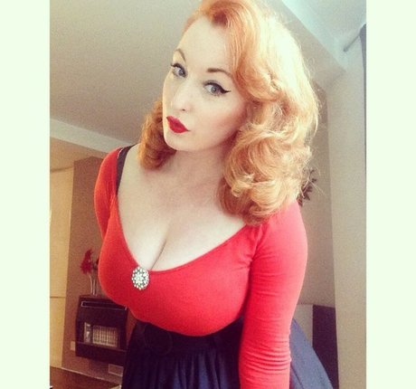 Laura Dawson ヌードモデル ギャラリー