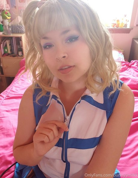 bunnyymilkk ホットなスター 写真