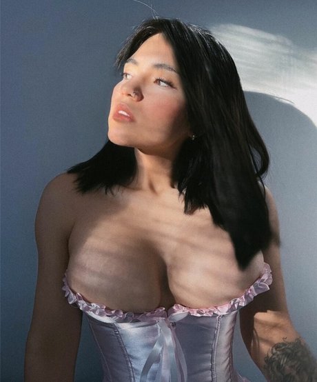 フェラチオ アジア人 オンリーファンズ ホットセクシー 写真