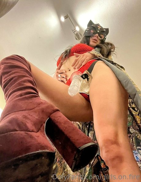 girls on fire アダルトスター 写真