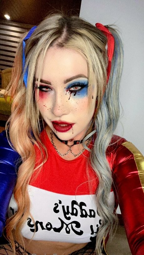 isapecas スター ヌード 写真