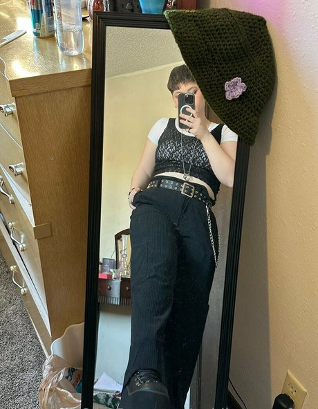 クーガー熟女オンリーファンズ 無料裸 写真