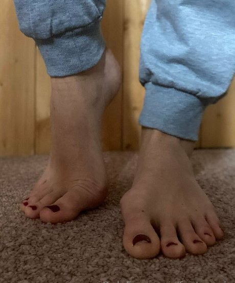 feetronnie スター 裸 写真