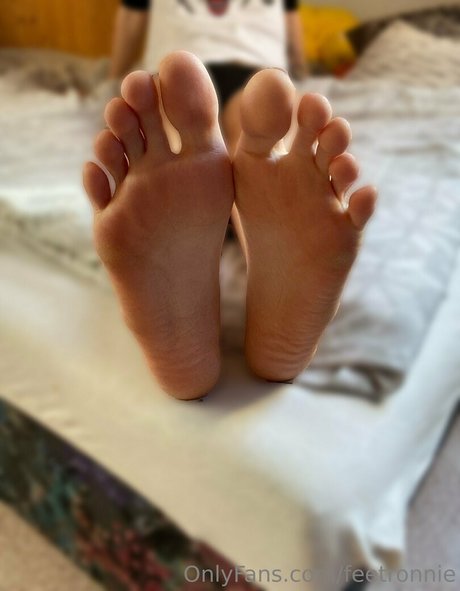 feetronnie ポルノスター 無料 写真