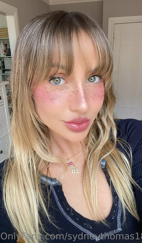 sydneythomas18 トップポルノスター 写真