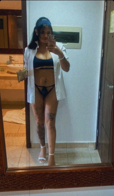 Mikayla Dabash ポルノスター 裸 写真