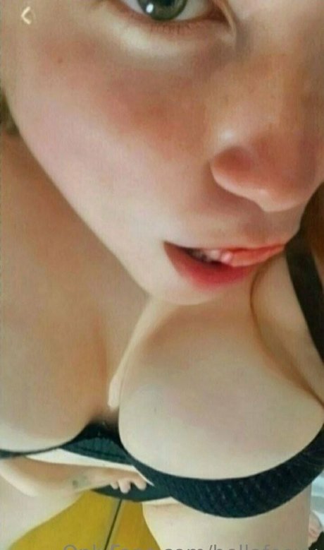 太ったおばあちゃんオンリーファンズ セクシー裸 写真