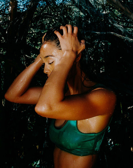 Jarah Mariano アートスター 写真