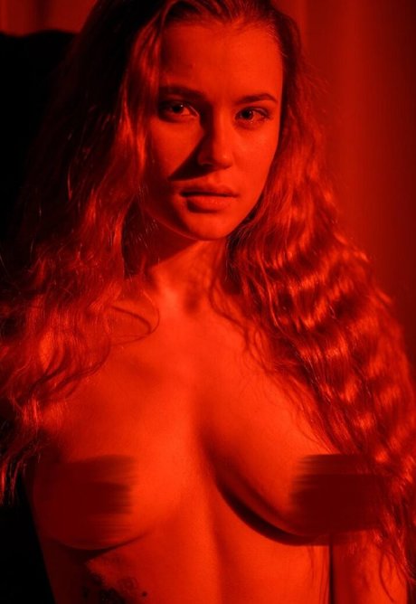Nadi Tretyakova 限定モデル 画像