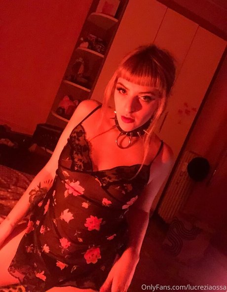 lucreziaossa XXXモデル 写真