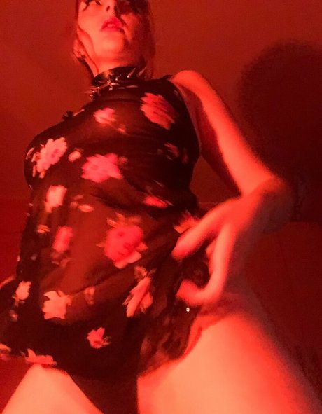 lucreziaossa トップポルノスター 写真