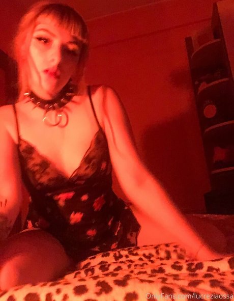 lucreziaossa 素敵なスター 写真