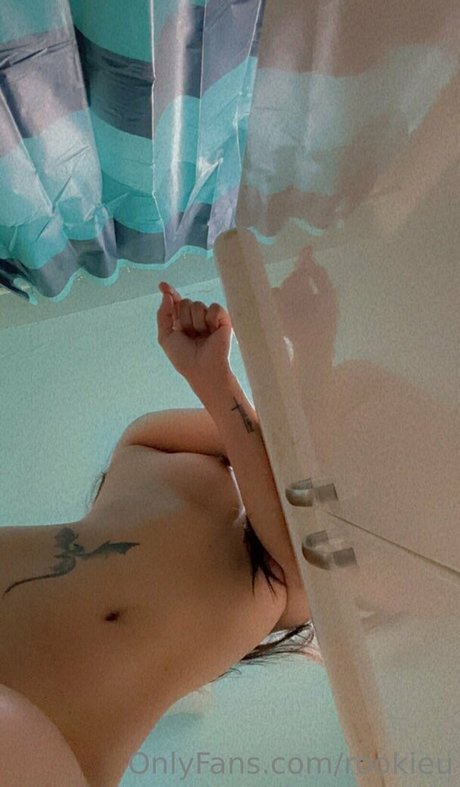 Jess RookieU ポルノスター 画像