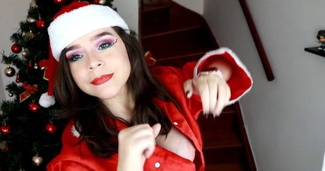 Thiessita エロティックなモデル 写真