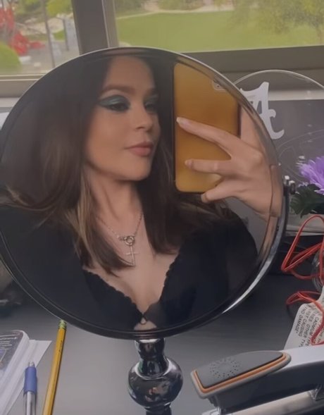 Thiessita 美しいポルノスター 写真