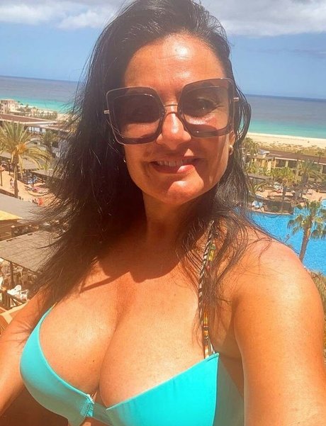 ランジェリーヌードオンリーファンズ アートxxx 画像