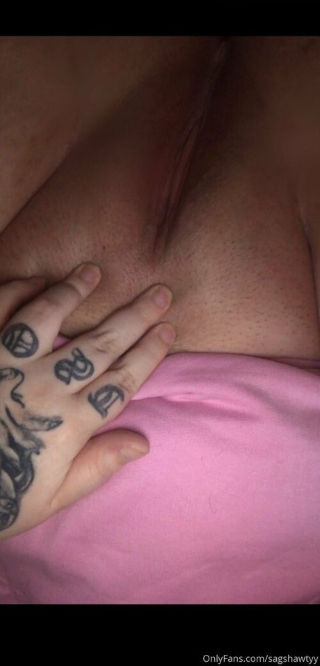 小さいペニスのオンリーファンズ ホットヌード 写真