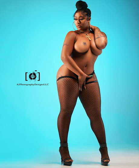 aj1atl ポルノスター トップ 写真