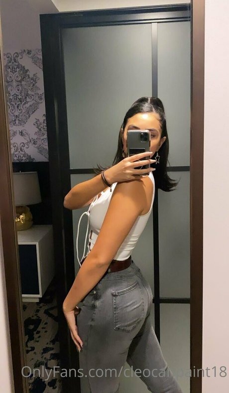 巨乳の熟女オンリーファンズ ポルノ 画像