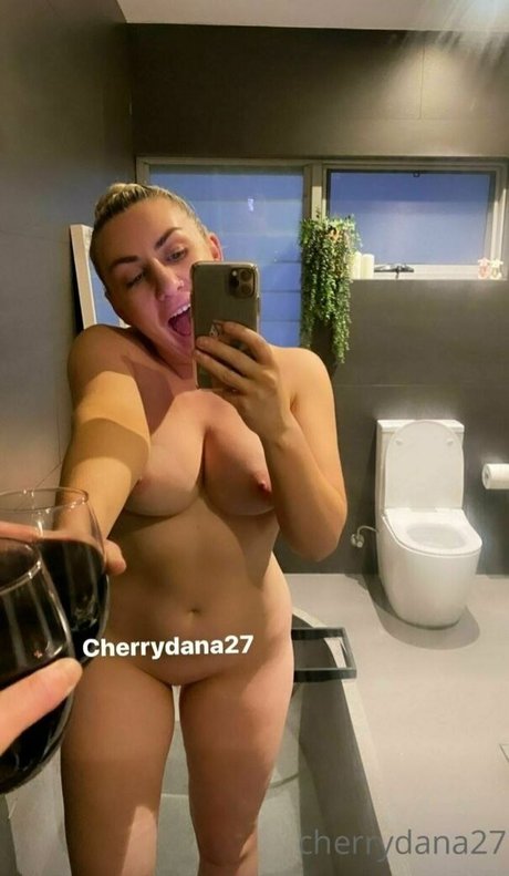 Cherrydana ポルノスター 美しい 画像