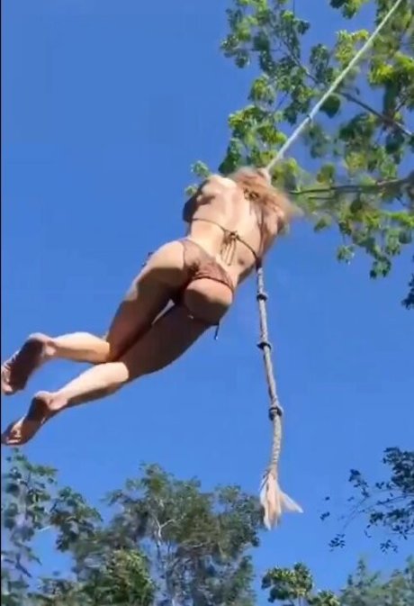 ブラックフィットネスオンリーファンズ セックス 画像