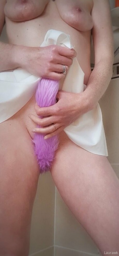 larawk ホットなモデル 写真