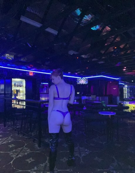 queenofbootyy 美しいポルノスター ギャラリー