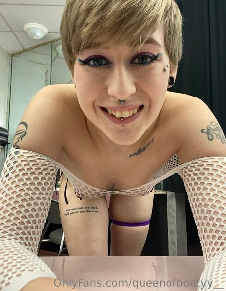 queenofbootyy 最高の女優 写真