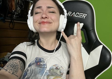 ティーンソロオンリーファンズ セクシーxxx 写真