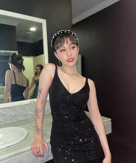 Oriana Kane ポルノスター HD 写真