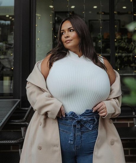 オンリーファンズでオナニーする ホット裸 ギャラリー